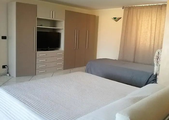 La Stanza Di Sara Bed & Breakfast 3*